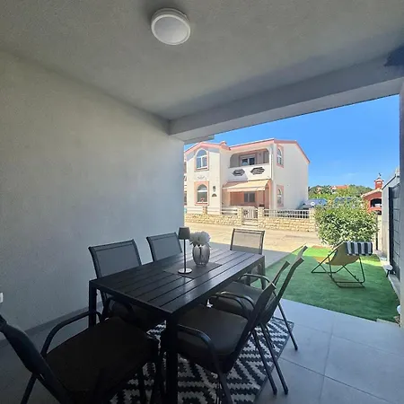 Appartement Mali Bei 300m Zum Sandstrand *