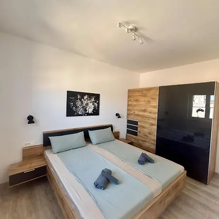 Mali Bei 300m Zum Sandstrand Appartement Nin